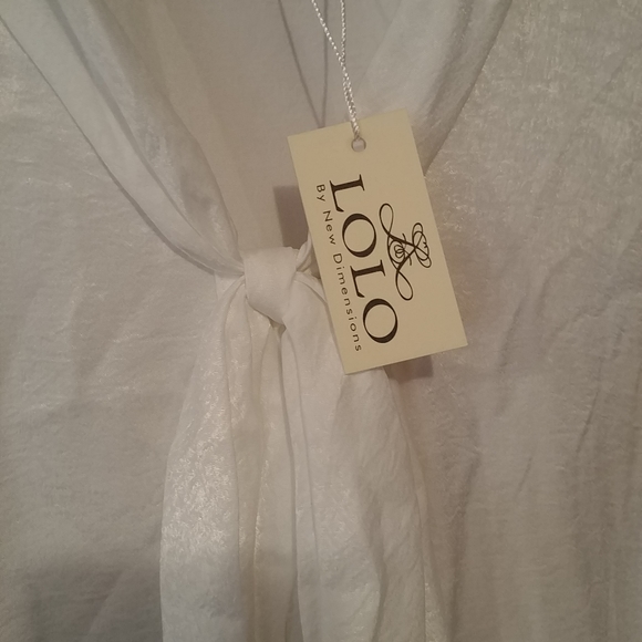 LOLO sleeveless shirt - Picture 2 of 3